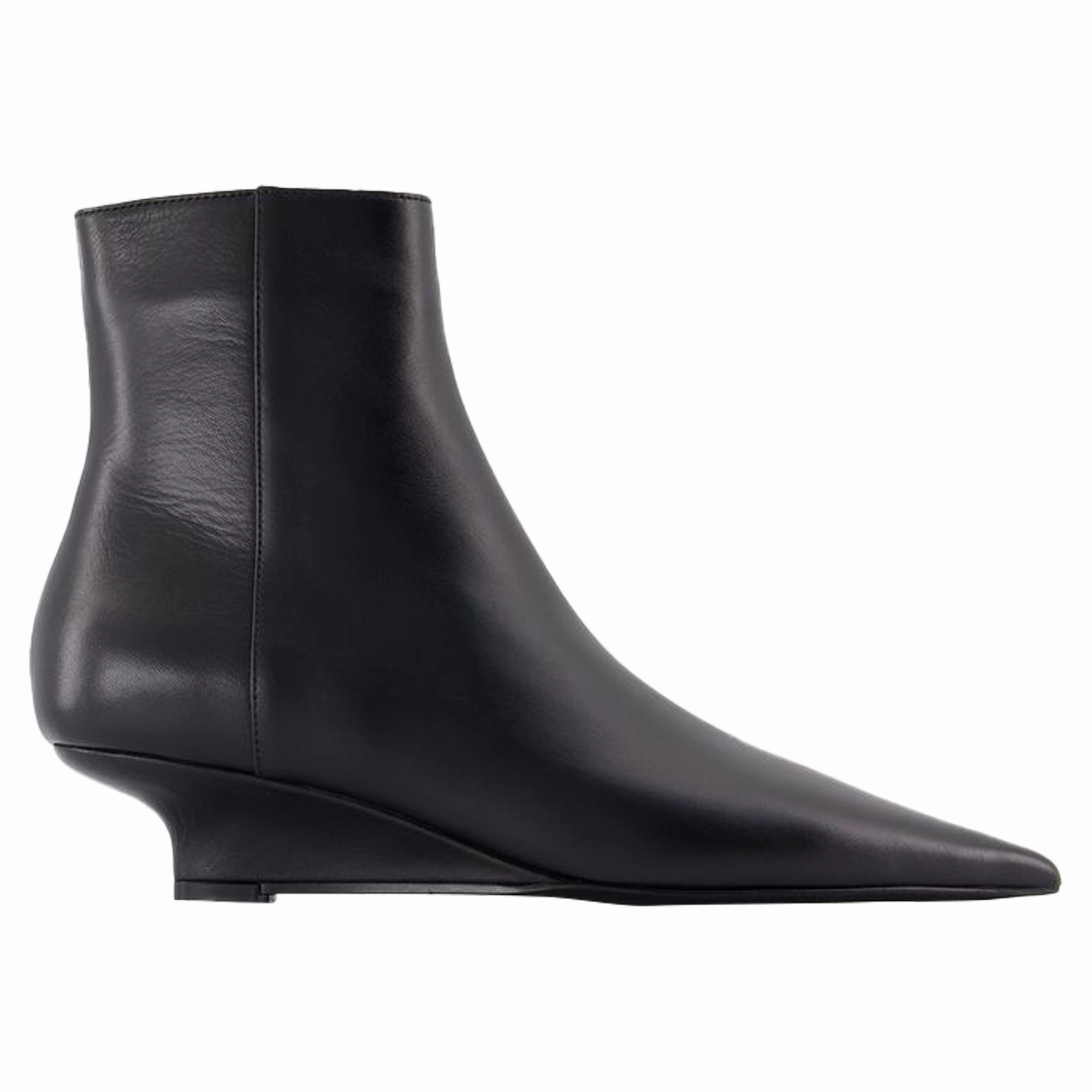 Sharp Ankle Boots - TOTEME - Leather - Black Grip Strong High Traction