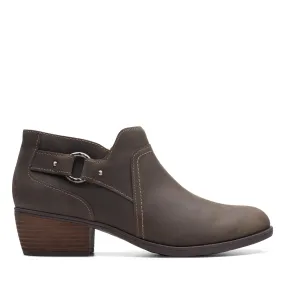 Reinforced toe Premium Support Clarks Charlten Grace in Brown Leather