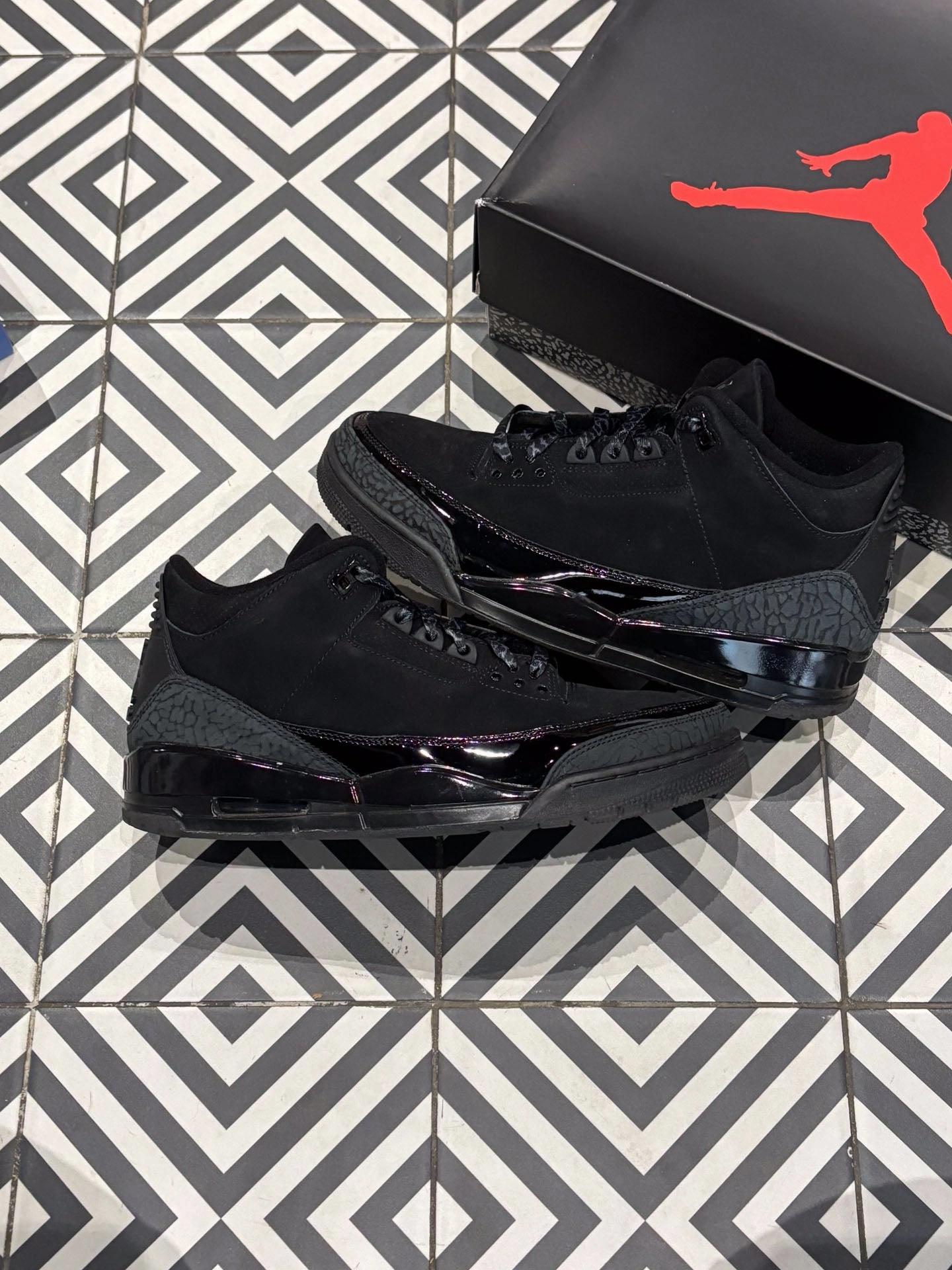 Jordan 3 Black Cat (Taille 45) Performance Wear Stretch Knit Upper