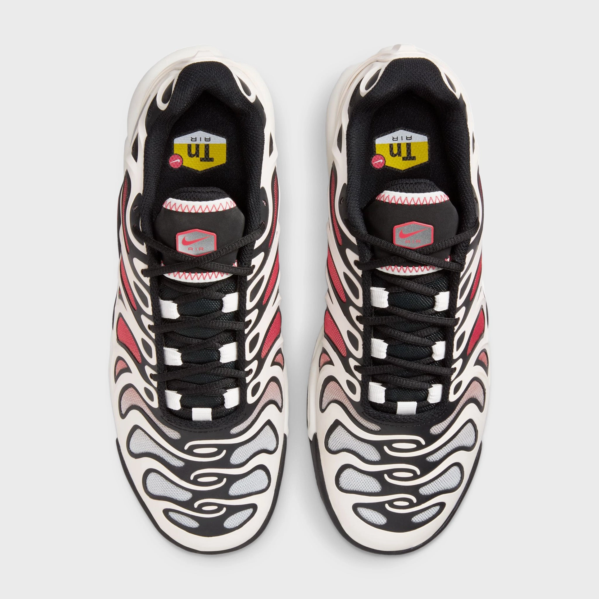 Nike Women's Air Max Plus Drift Phantom / Metallic Silver - Black Sidewalk Walk
