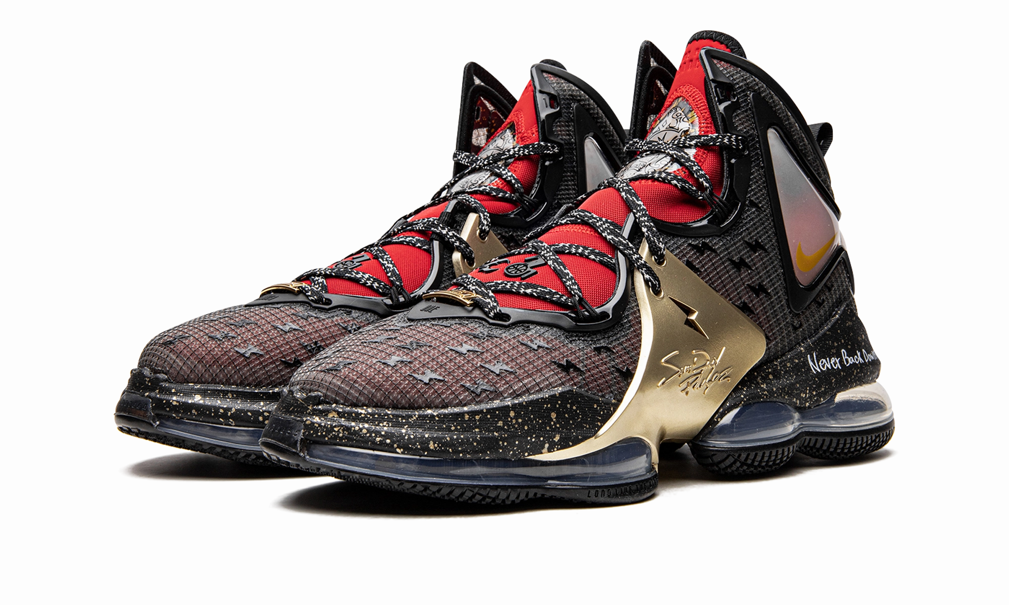 Shock Diffusion Pods Lebron 19 "Doernbecher 2022"