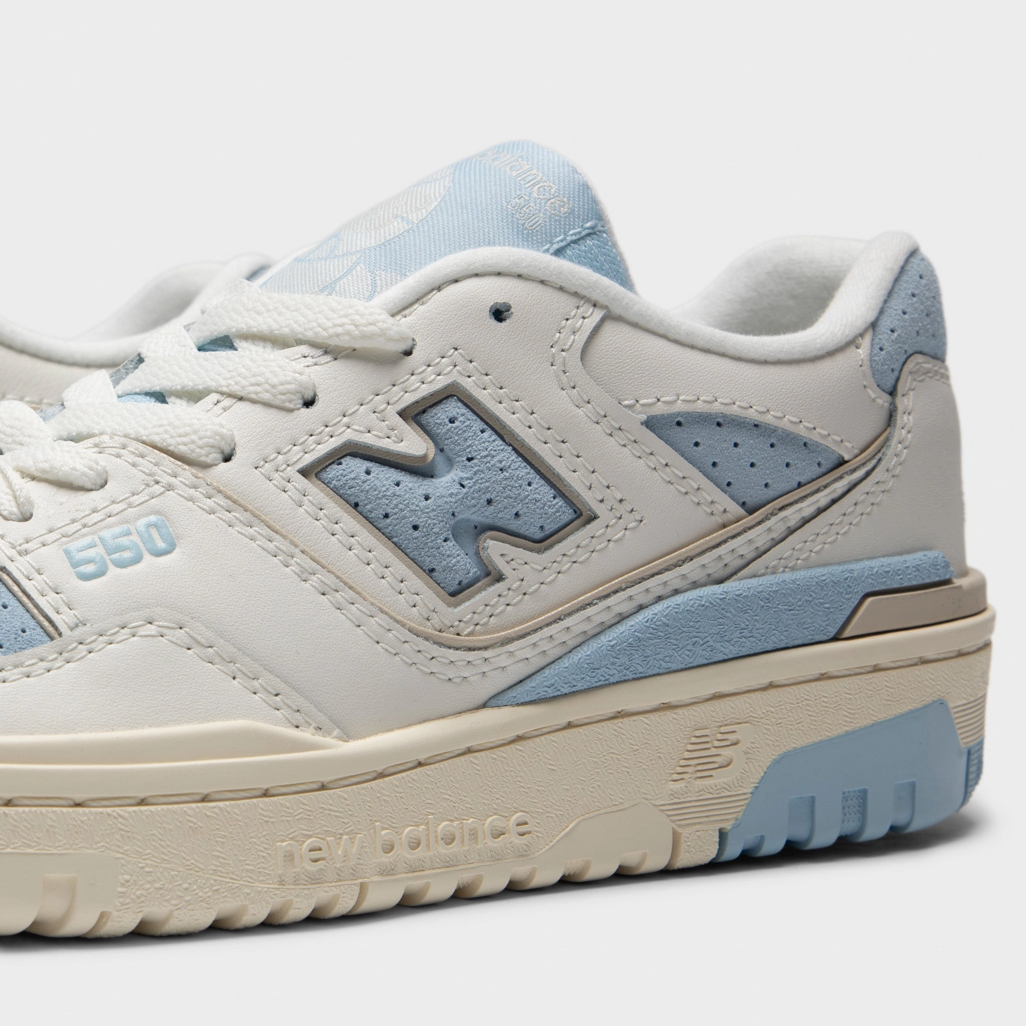 All Day Response New Balance Juniors' 550 White / Light Blue
