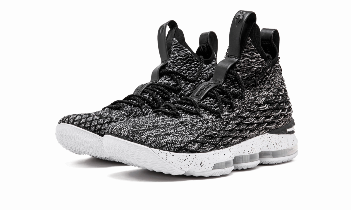 Sneakers Comfortable Fit Hexagonal Traction Nubs Lebron XV