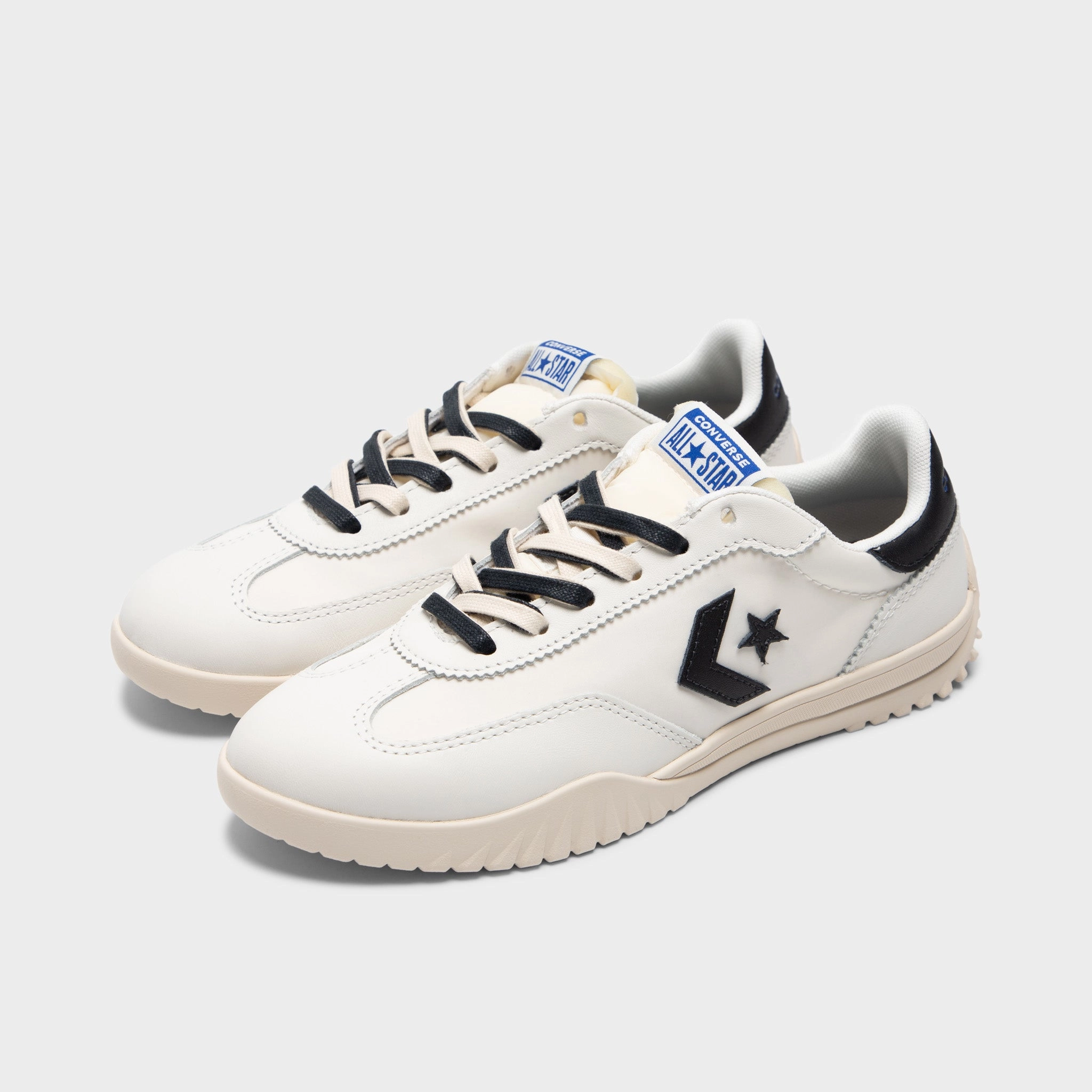 Converse Run Star Trainer Vintage White / Natural Ivory Movie Night Range Step