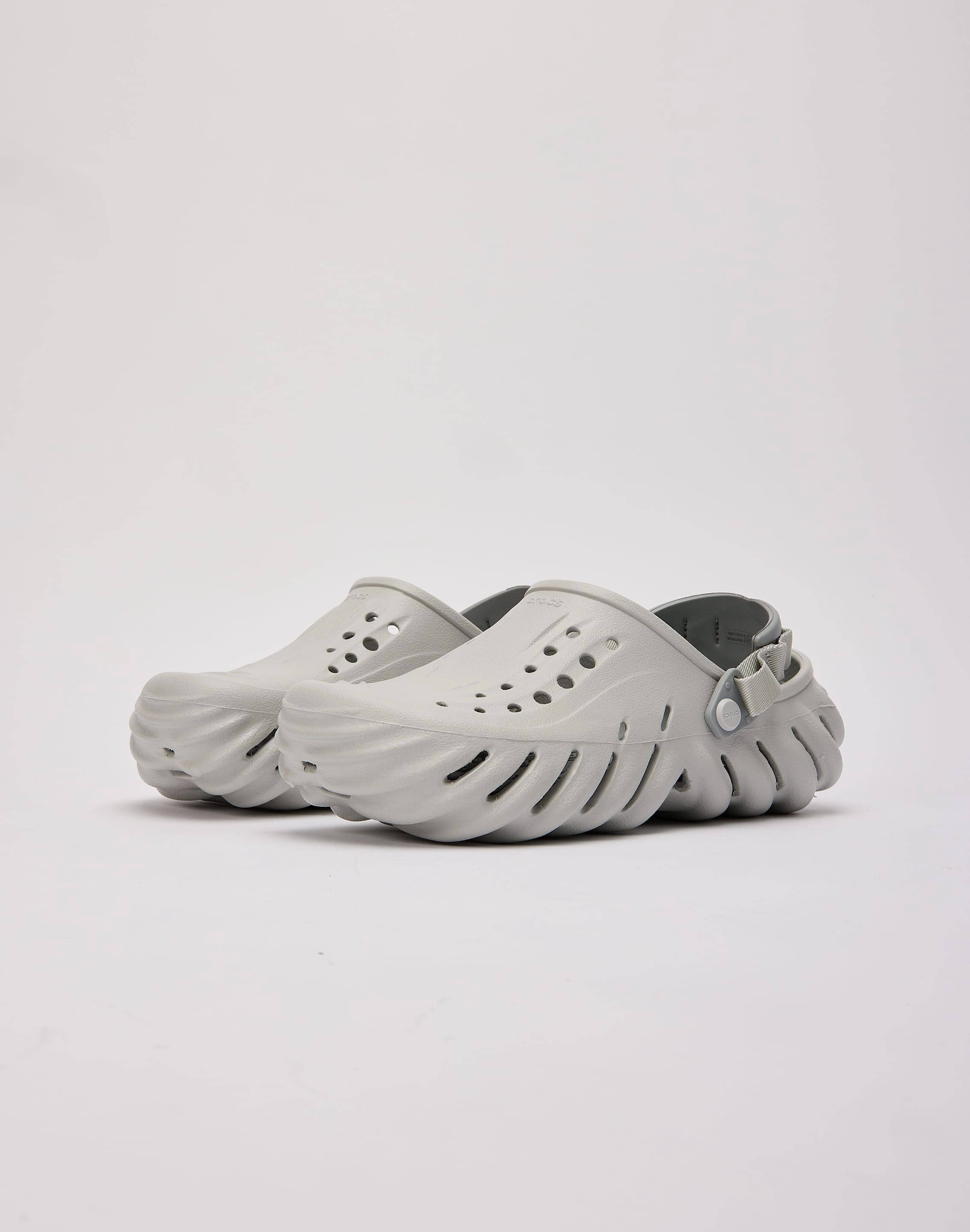 Crocs Echo Clog Wild Hike Flat footbed