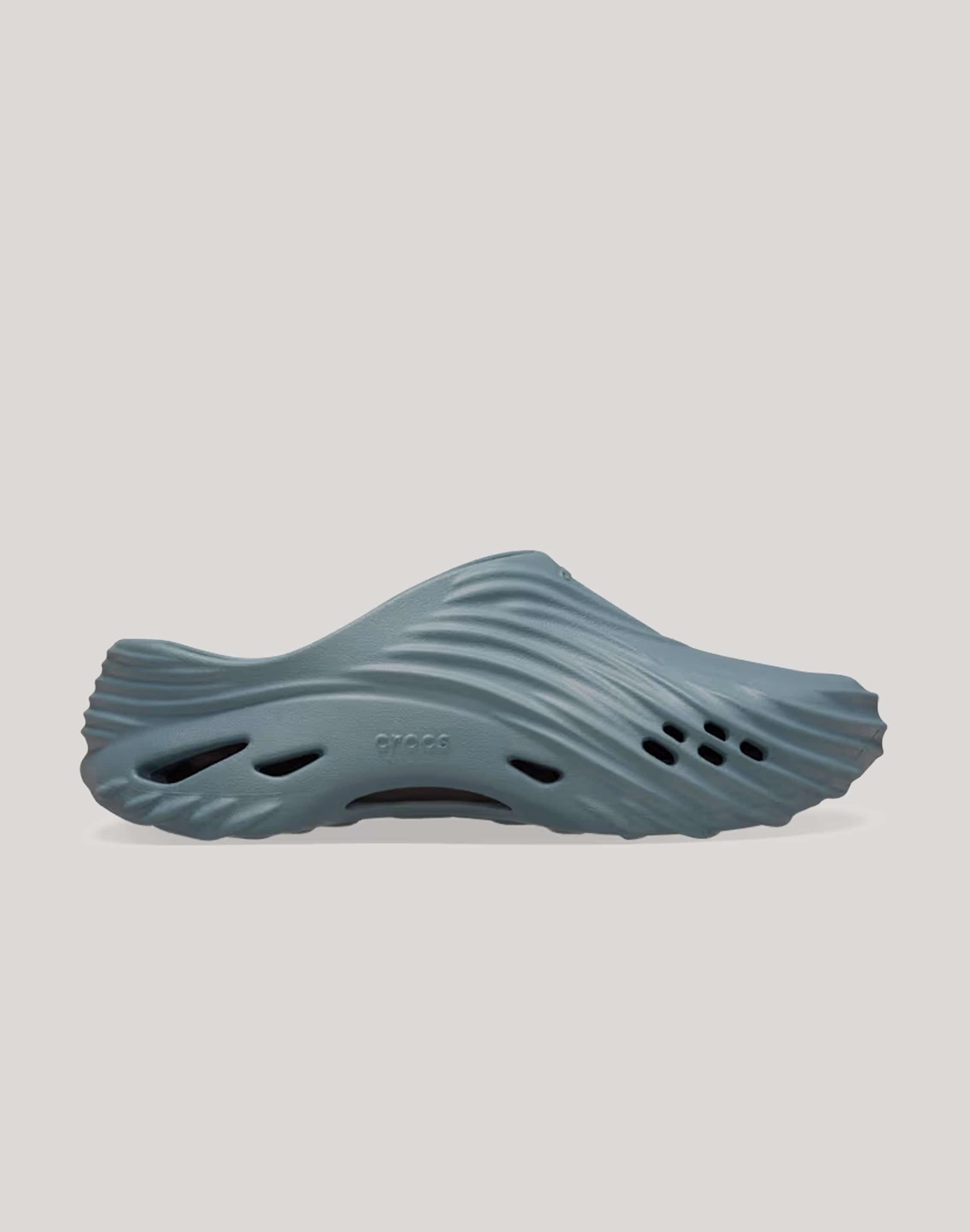 Knit Fresh Crocs Echo Wave
