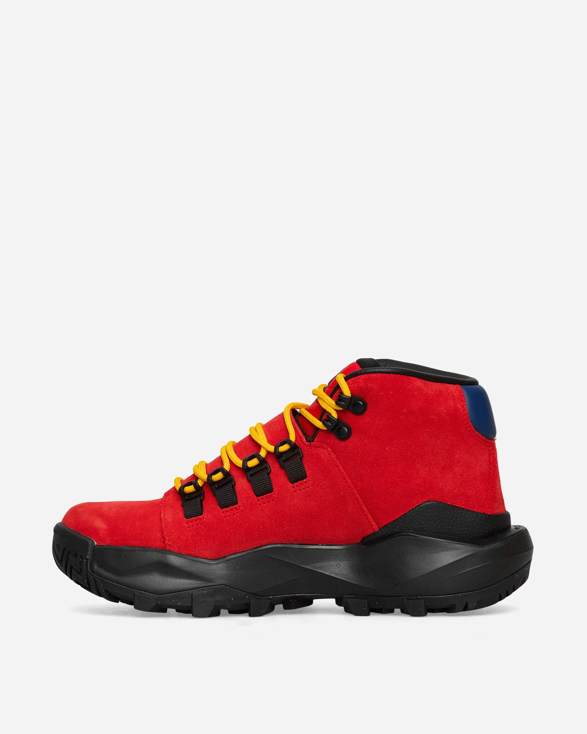 Cygnal Sneakers University Red shape fit