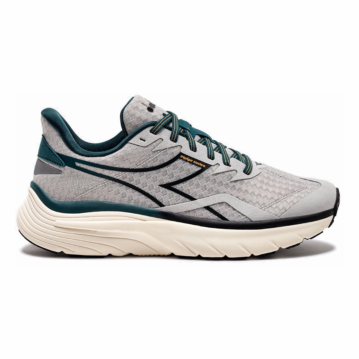 Diadora Equipe Nucleo Bold Design worry - free