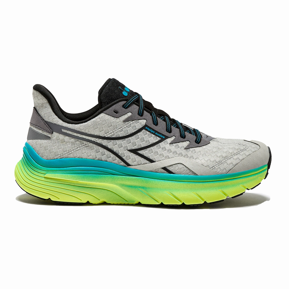 running in a subway station area shoes foam sole Diadora Equipe Nucleo