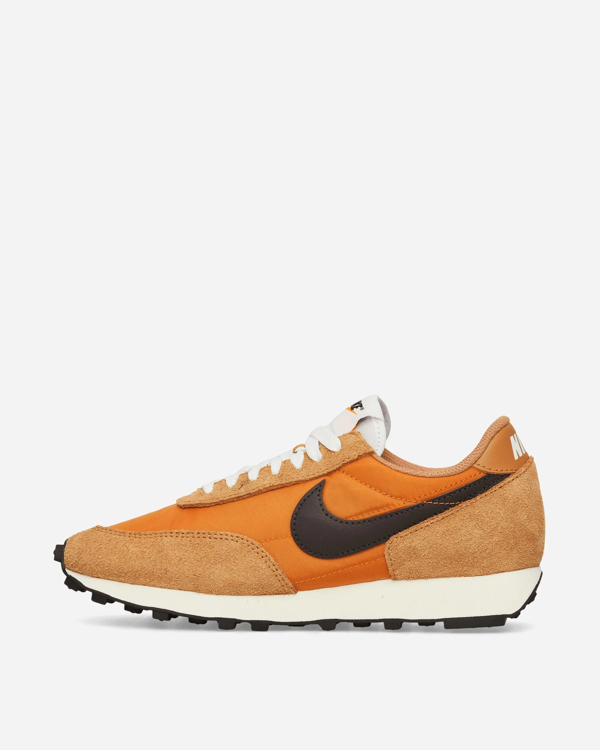 Daybreak Sneakers Flax / Velvet Brown Dynamic Traction Pattern