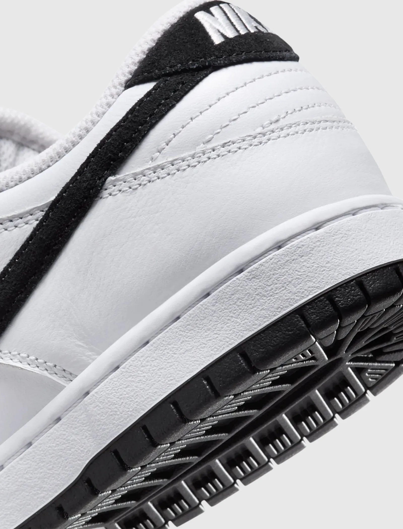 DUNK LOW "WHITE/BLACK" On Trend Teen Fun
