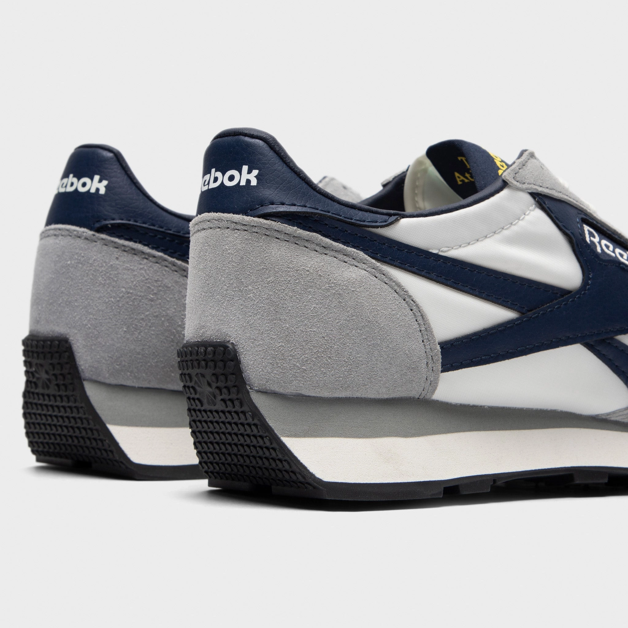 Reebok Aztek OG White / Black - Grey Quick Hike Log Hike