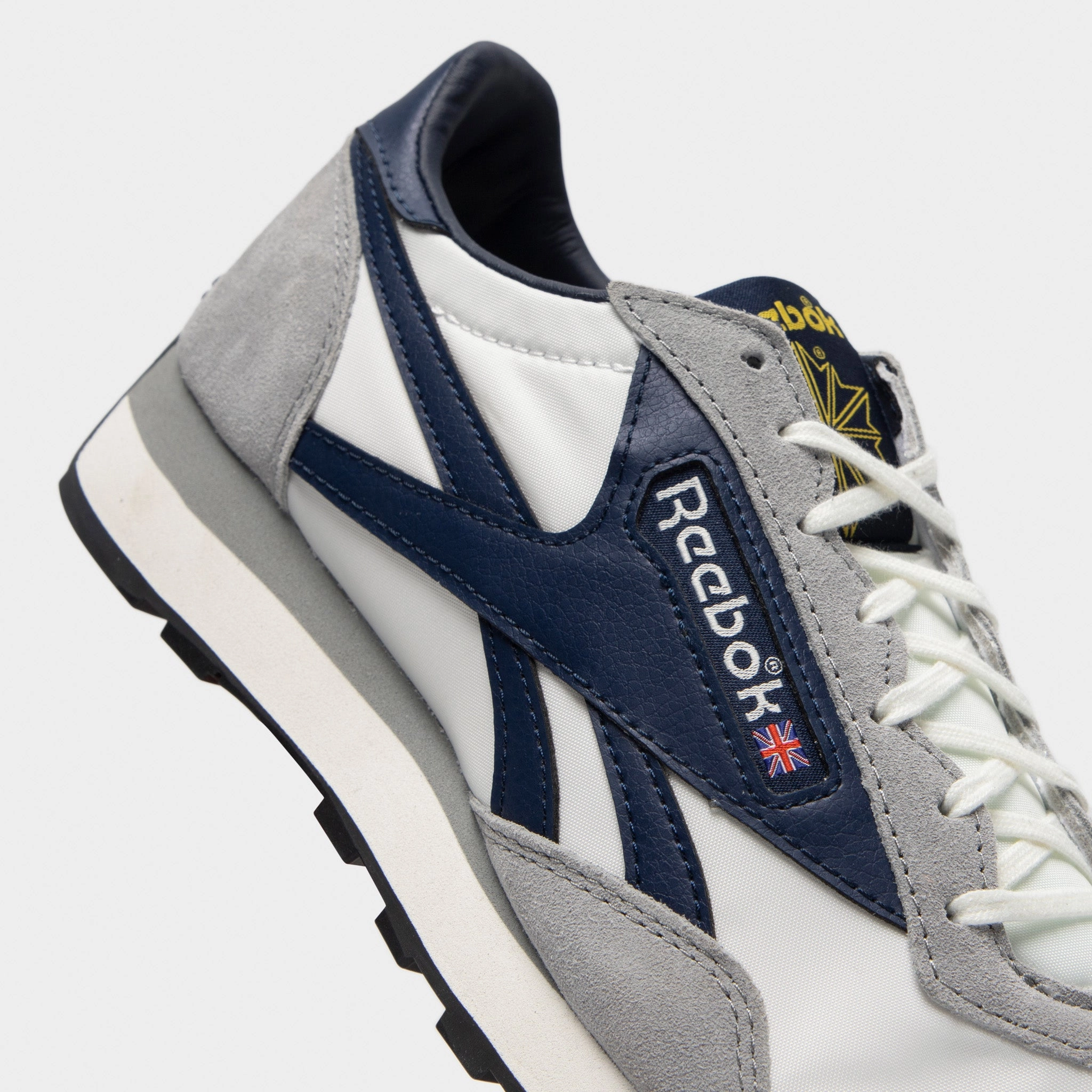 Reebok Aztek OG White / Black - Grey Neutral Style Cloud Walk