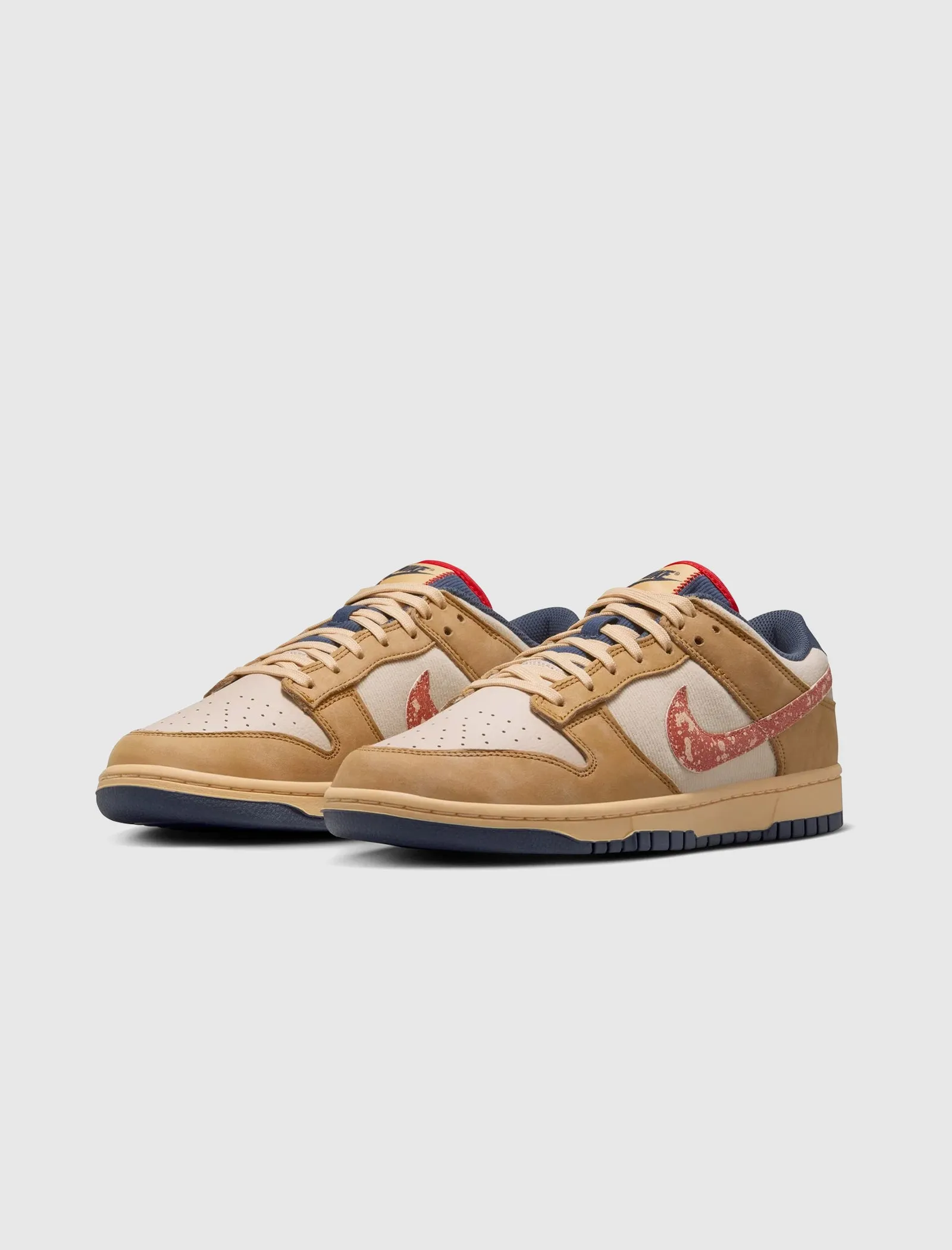 Waterproof Standing All DUNK LOW "WHEAT SANDDRIFT"
