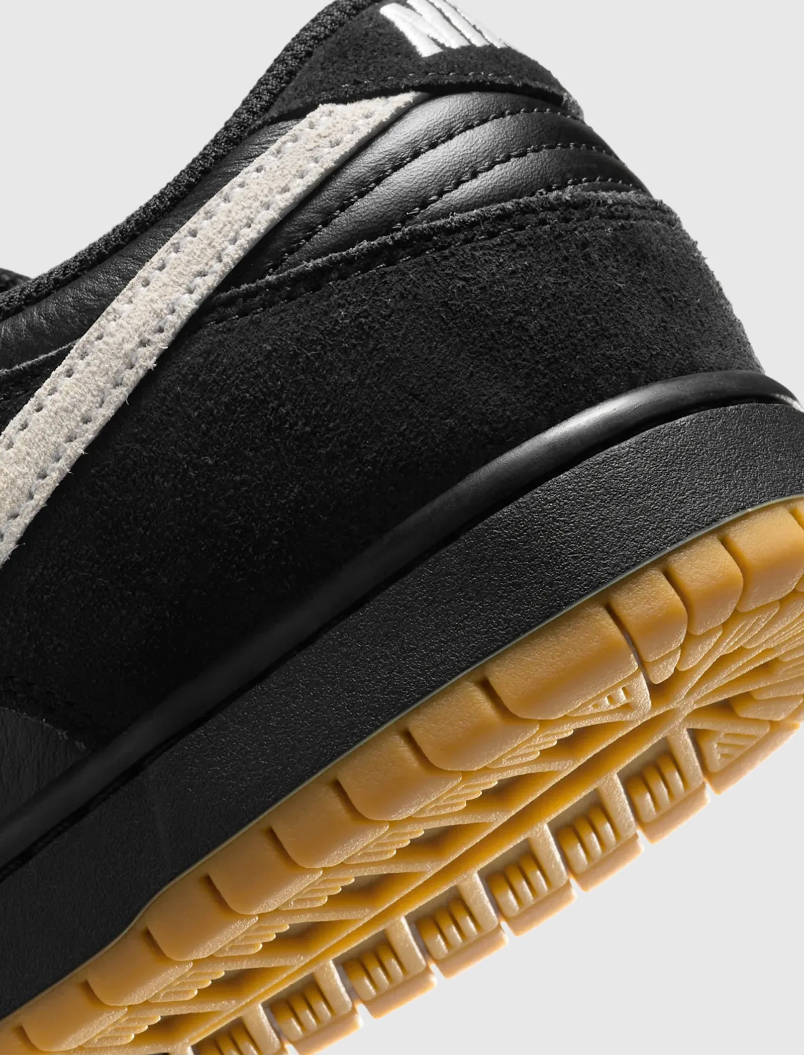Ultra Light Urban Walkers Every Step DUNK LOW SB "BLACK/GUM"