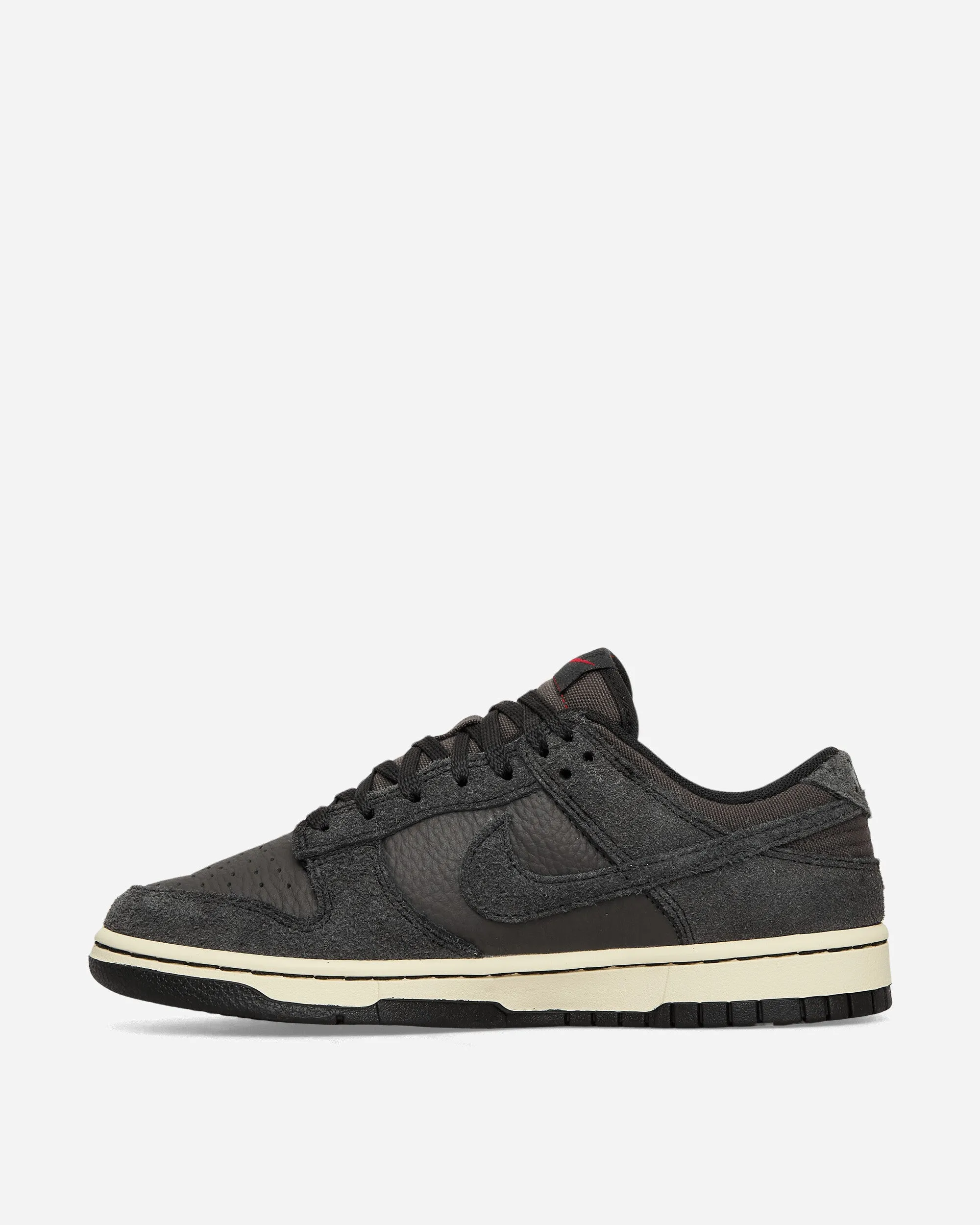 Dunk Low Sneakers Black / Medium Ash Neutral Stride Design Streamlined grip