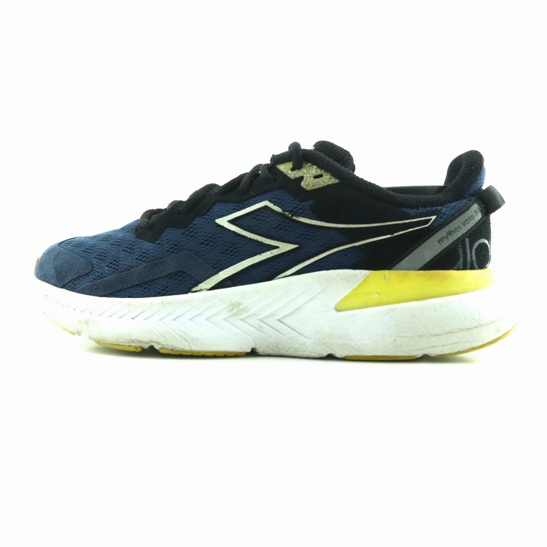 advanced - user - appropriate shoes DIADORA MYTHOS BLUSHIELD VOLO 3
