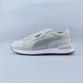 running on flats PUMA  R78 METALLIC