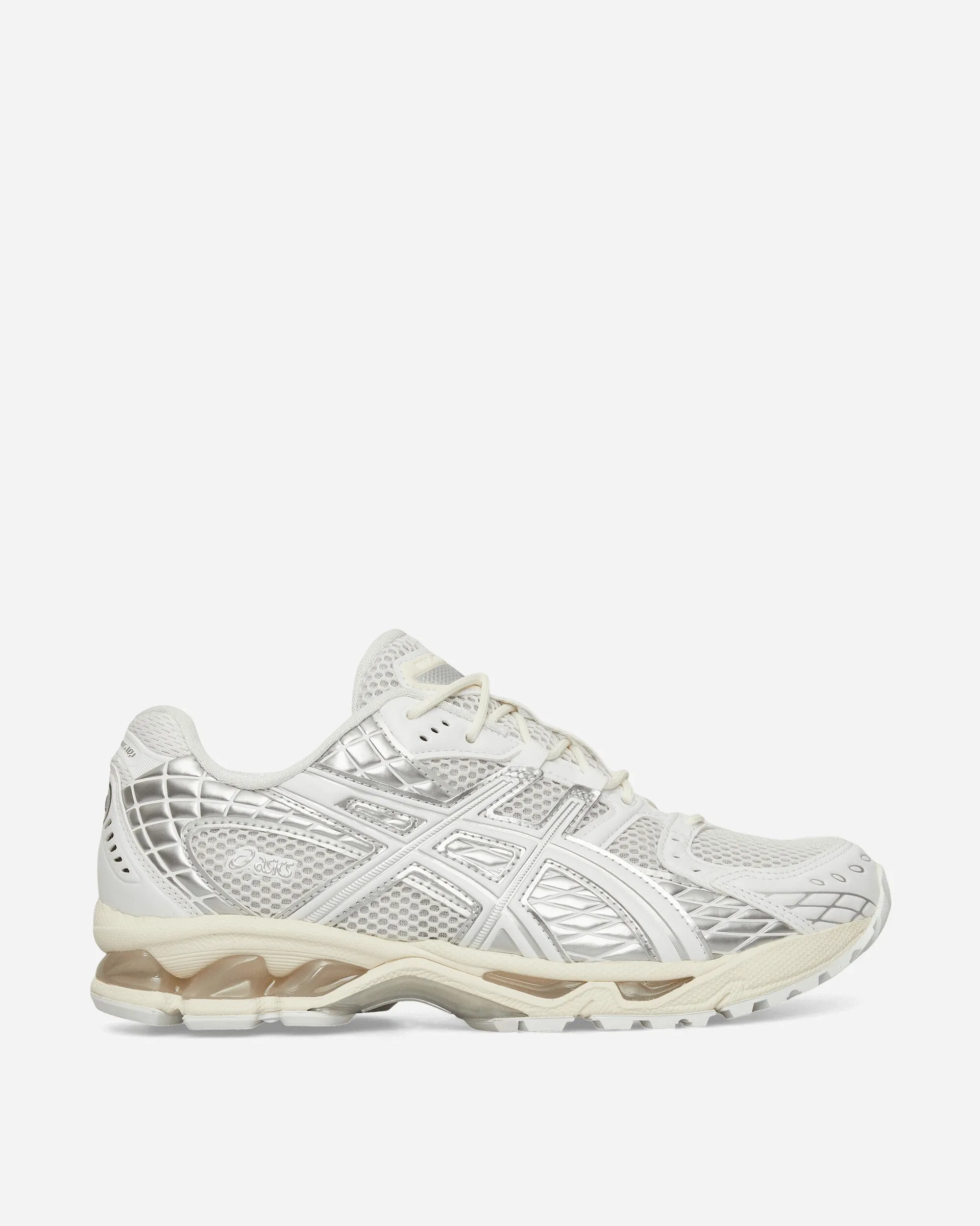 GEL-Nimbus 10.1 Sneakers White / Pure Silver Move Smooth Textured Outsole Pattern
