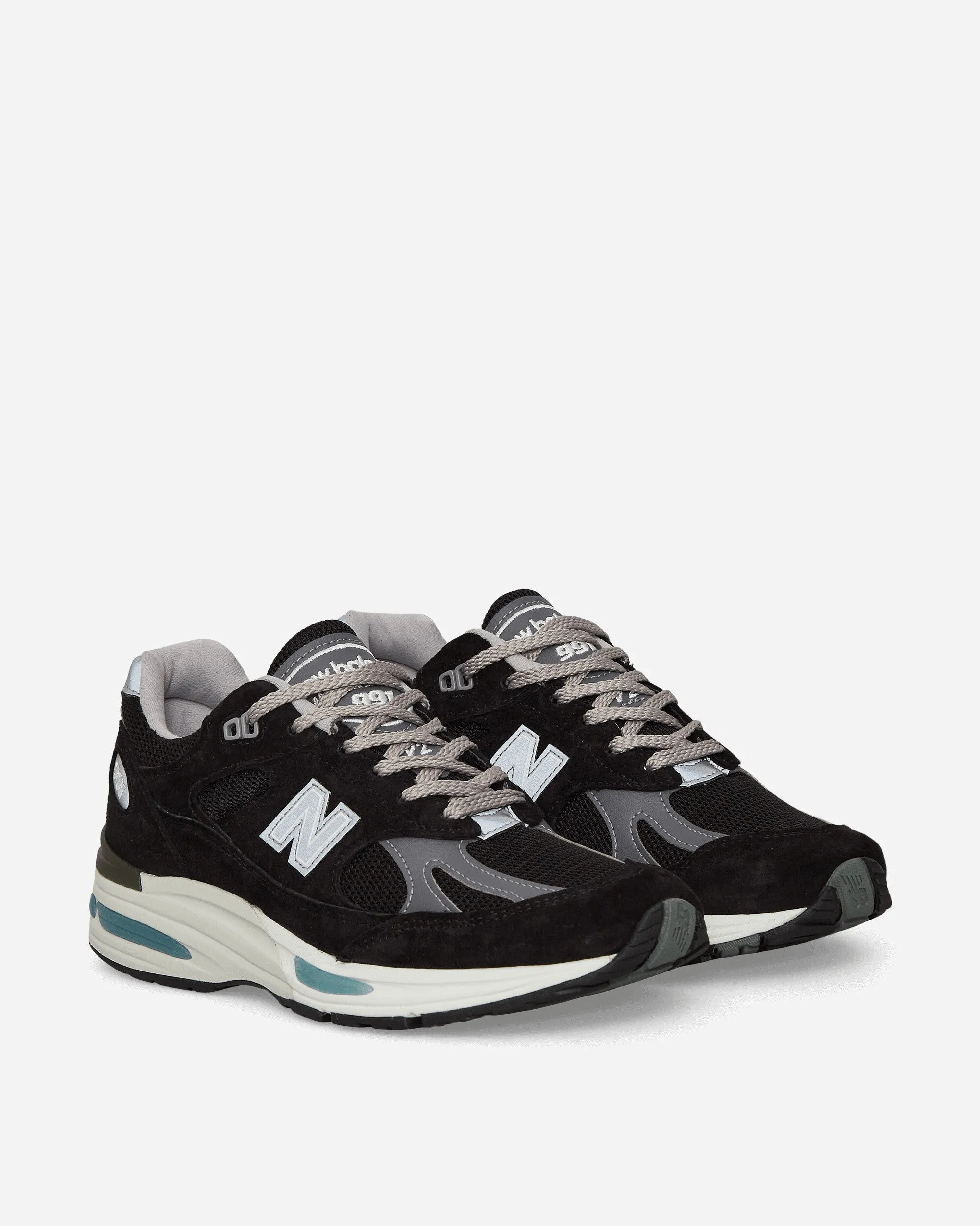 Made in UK 991v2 Sneakers Black / Smoked Pearl / Silver FlatSole Smooth Texture
