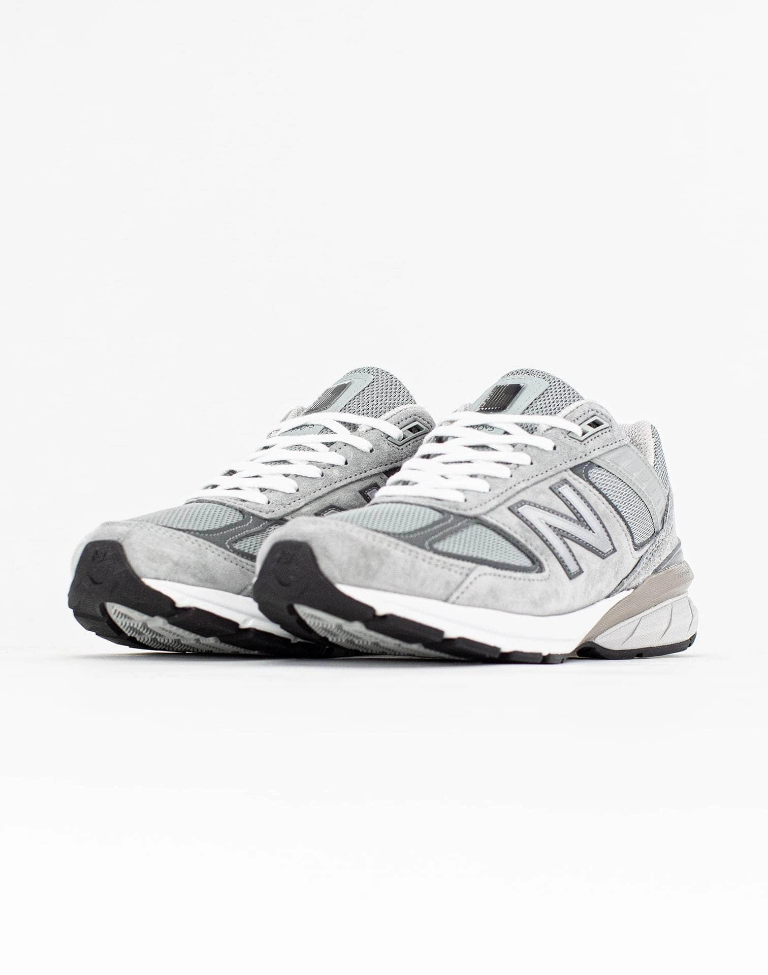 Supportive Fit Motion Balance New Balance 990v5