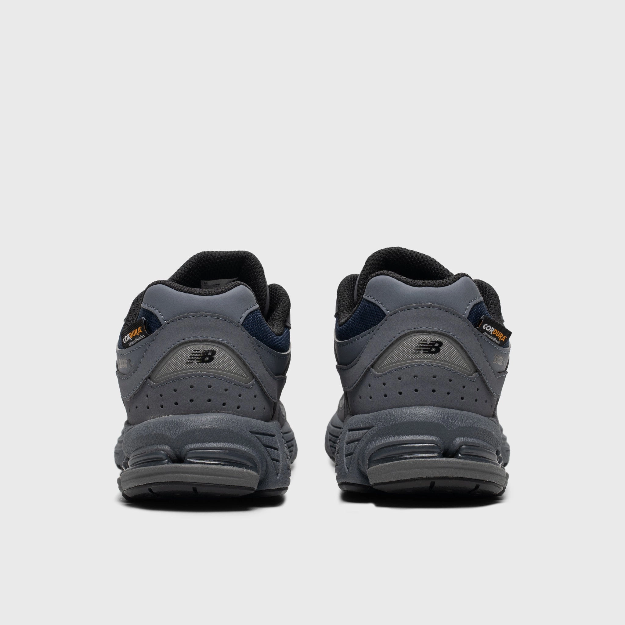 New Balance Juniors' 2002R / Dark Grey Flexible Midsole
