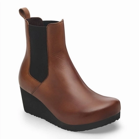 Ebba Slip On In Cognac Reinforced Form Morning Walk Stylish Footwear
