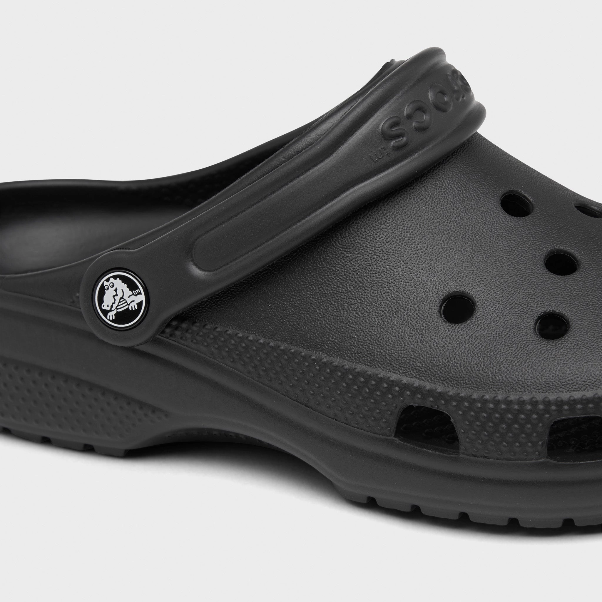 Lined interior Weekend Style Crocs Children's Classic Clog / Black