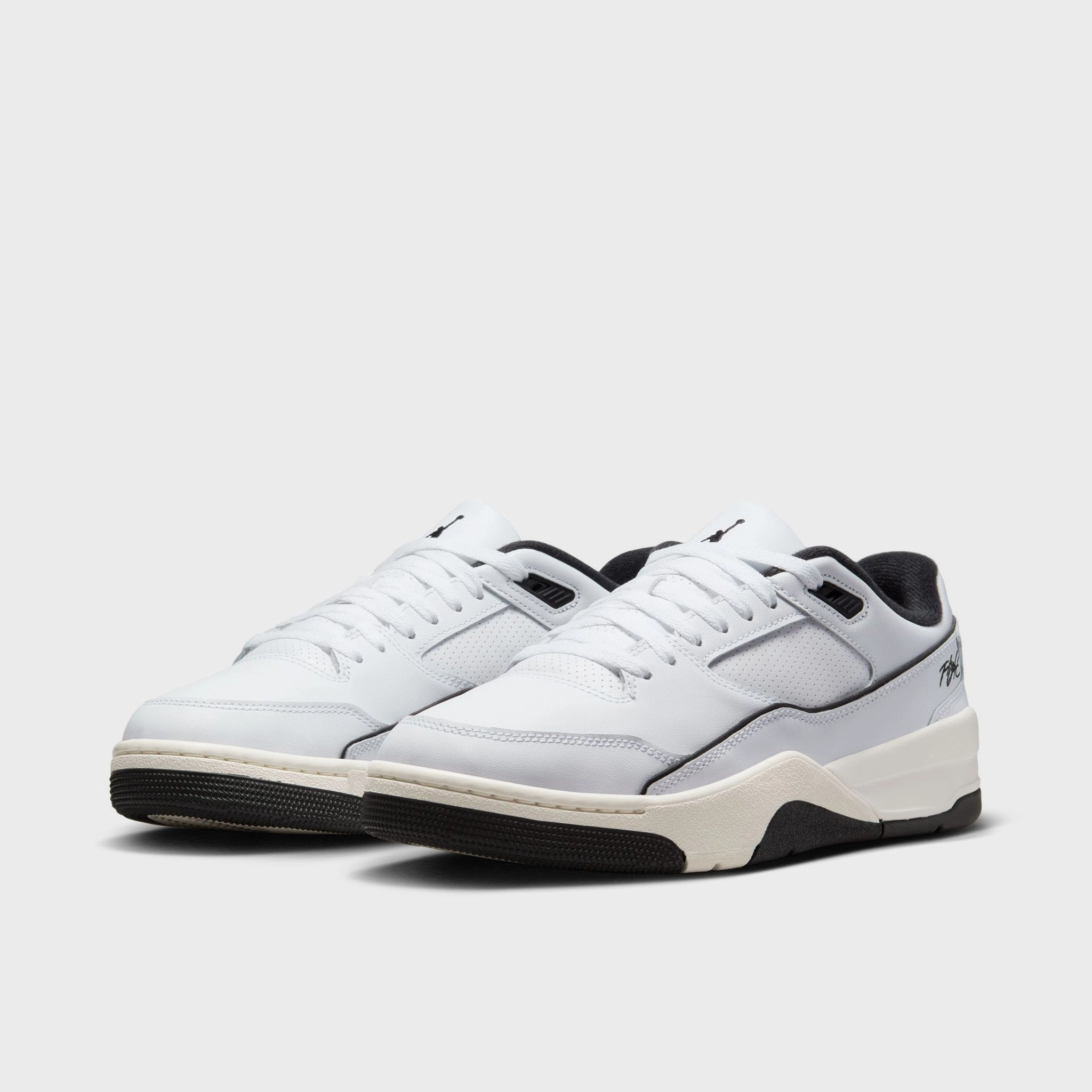 Rotational Traction Jordan Flight Court White / Black - Sail