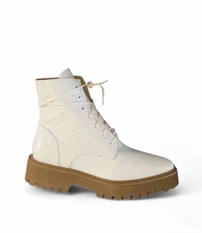 Urban Everyday Comfort Grip Women's Emi Boots In Creme Embossed Croc