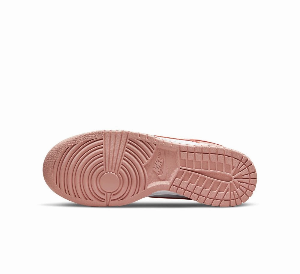 Recycled materials WOMEN'S NIKE DUNK LOW