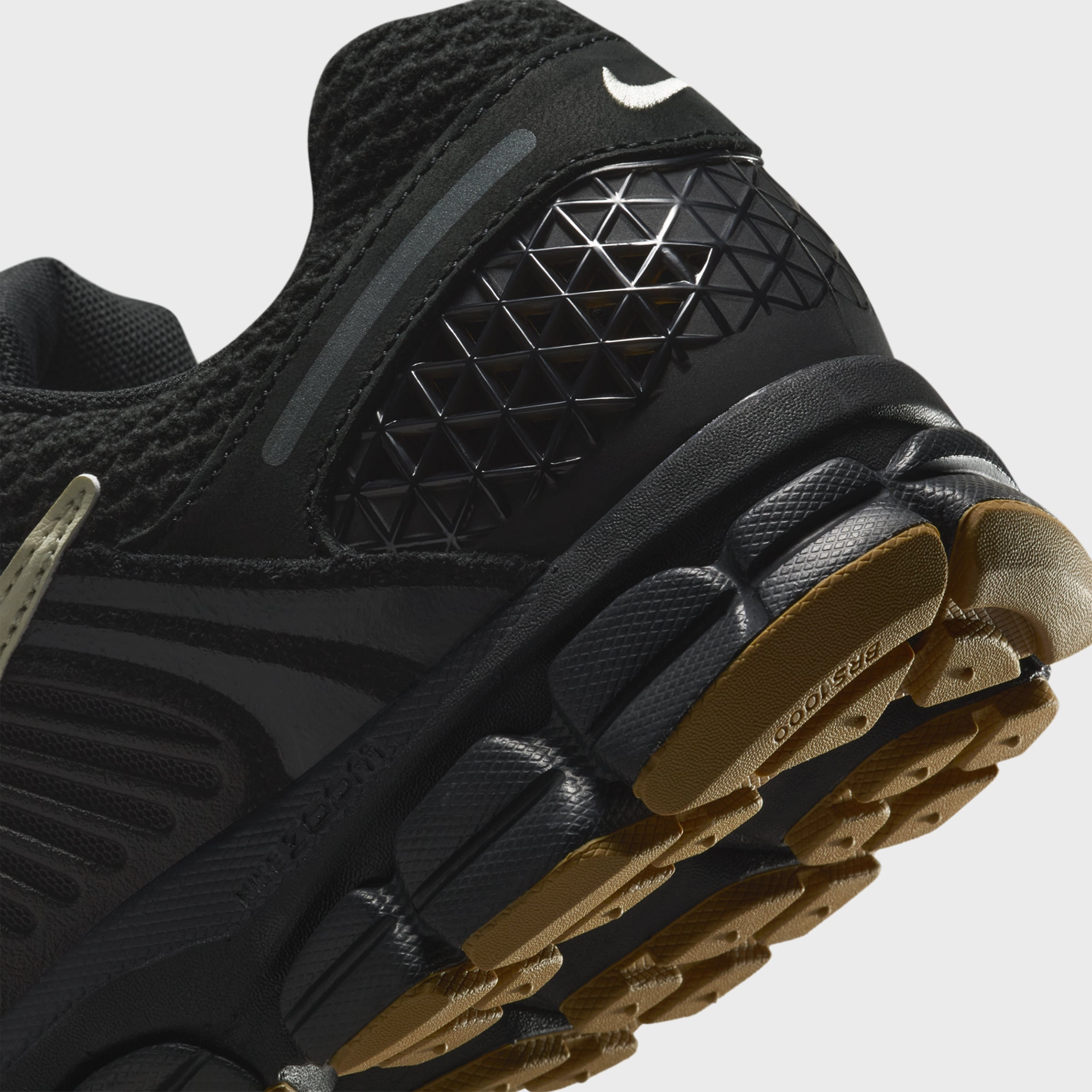Unisex Design Nike Zoom Vomero 5 Black / Coconut Milk - Off Noir