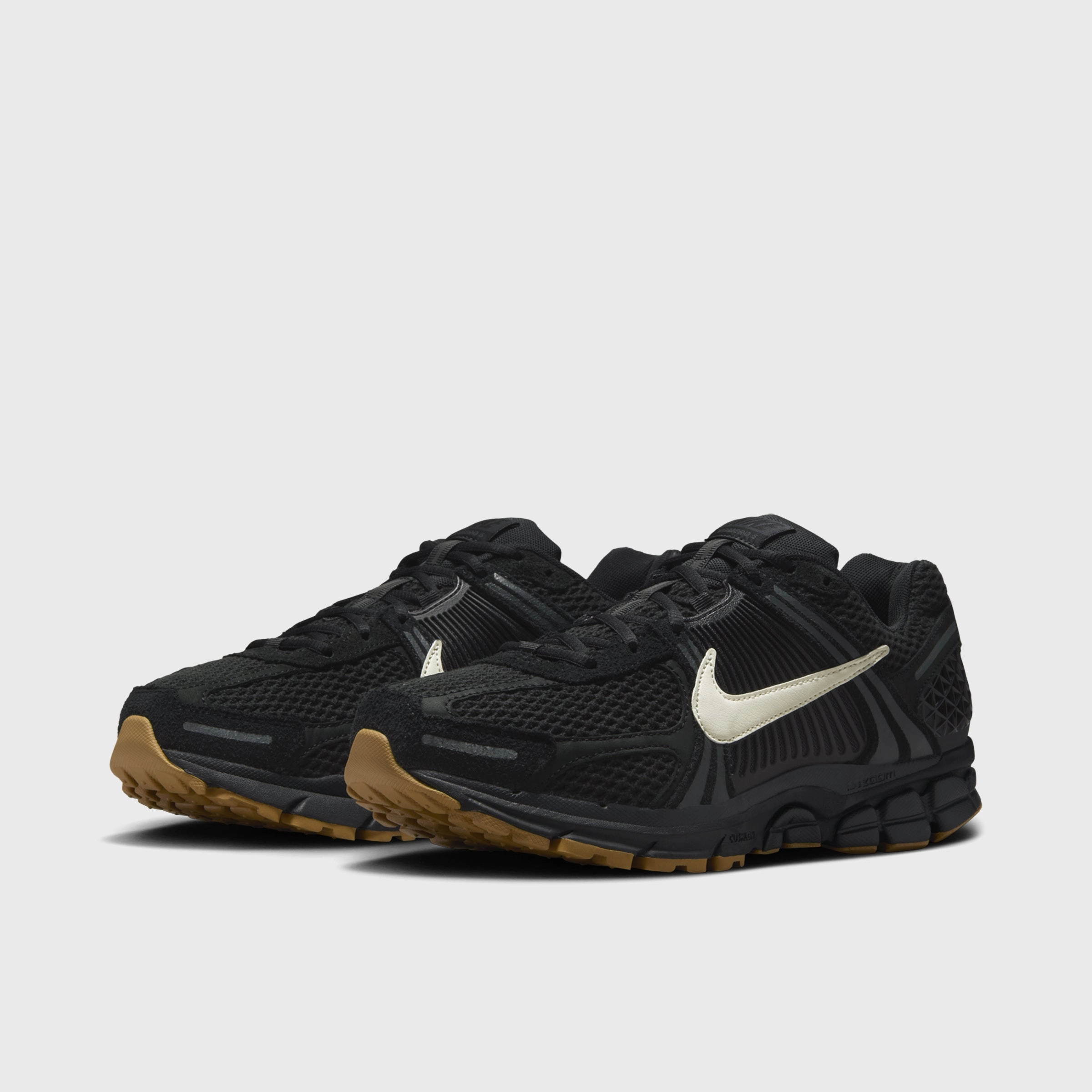 Nike Zoom Vomero 5 Black / Coconut Milk - Off Noir Relax Mode Block Step