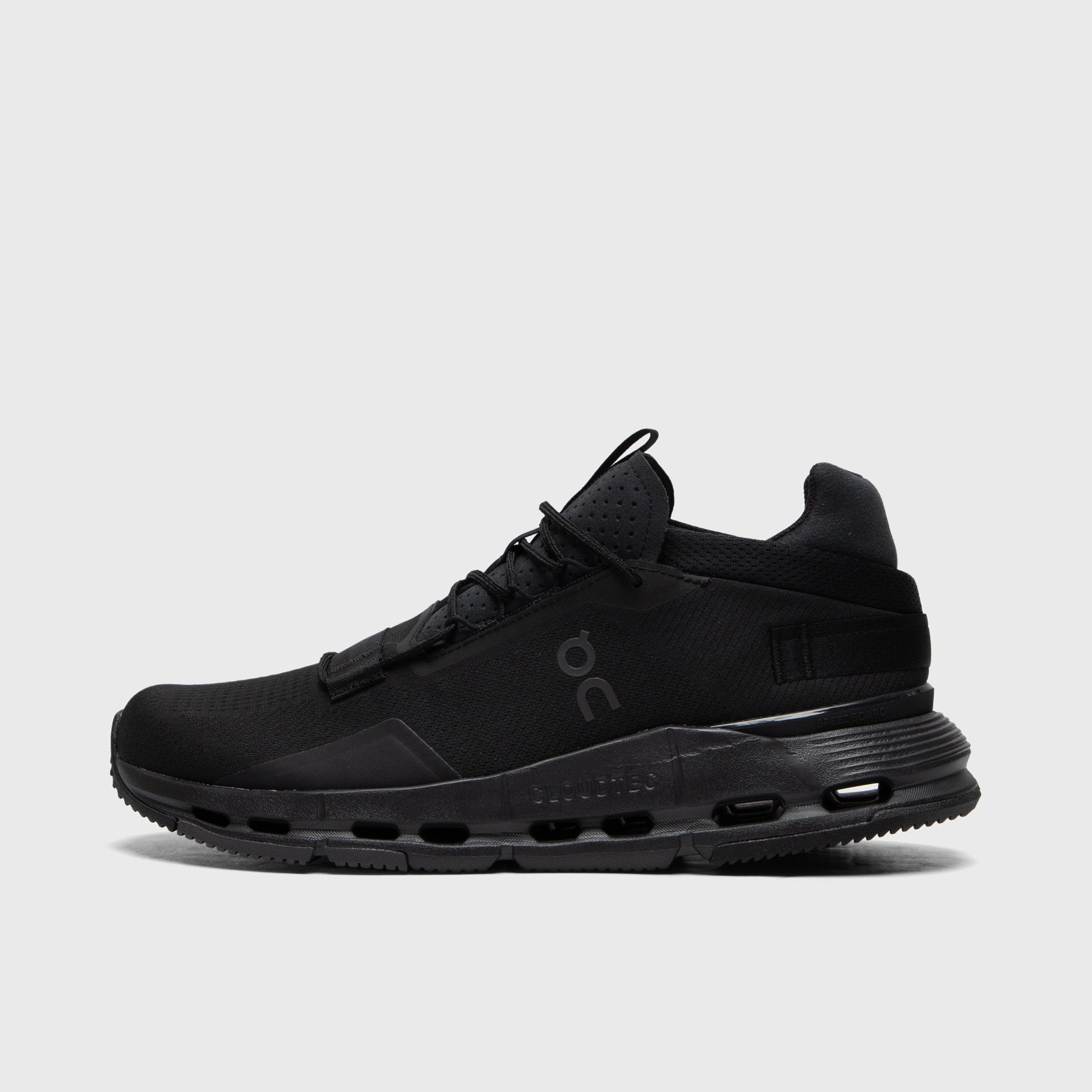 On Cloudnova 2 Black / Black expert running shoes