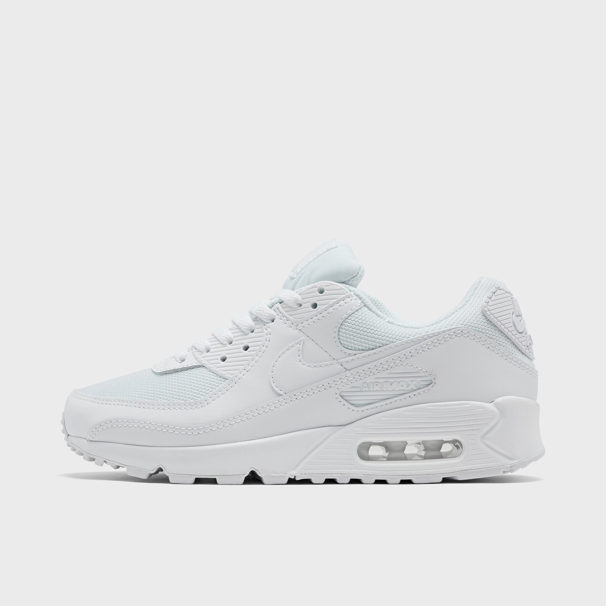 Simple Form Shadow Look Nike Air Max 90 White / White - White
