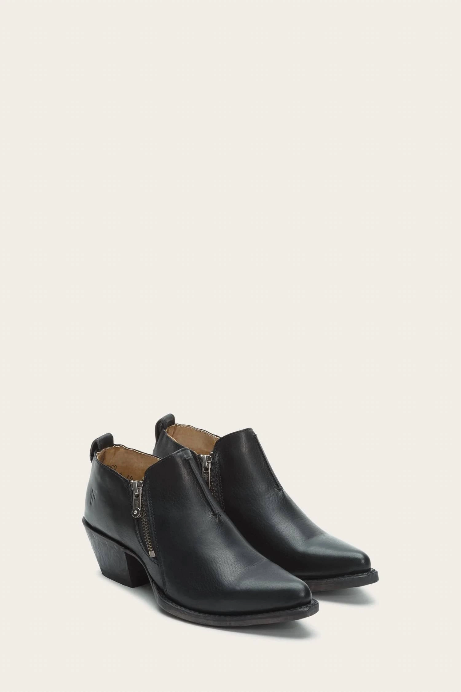 Water Repellent Sacha Moto Shortie In Black