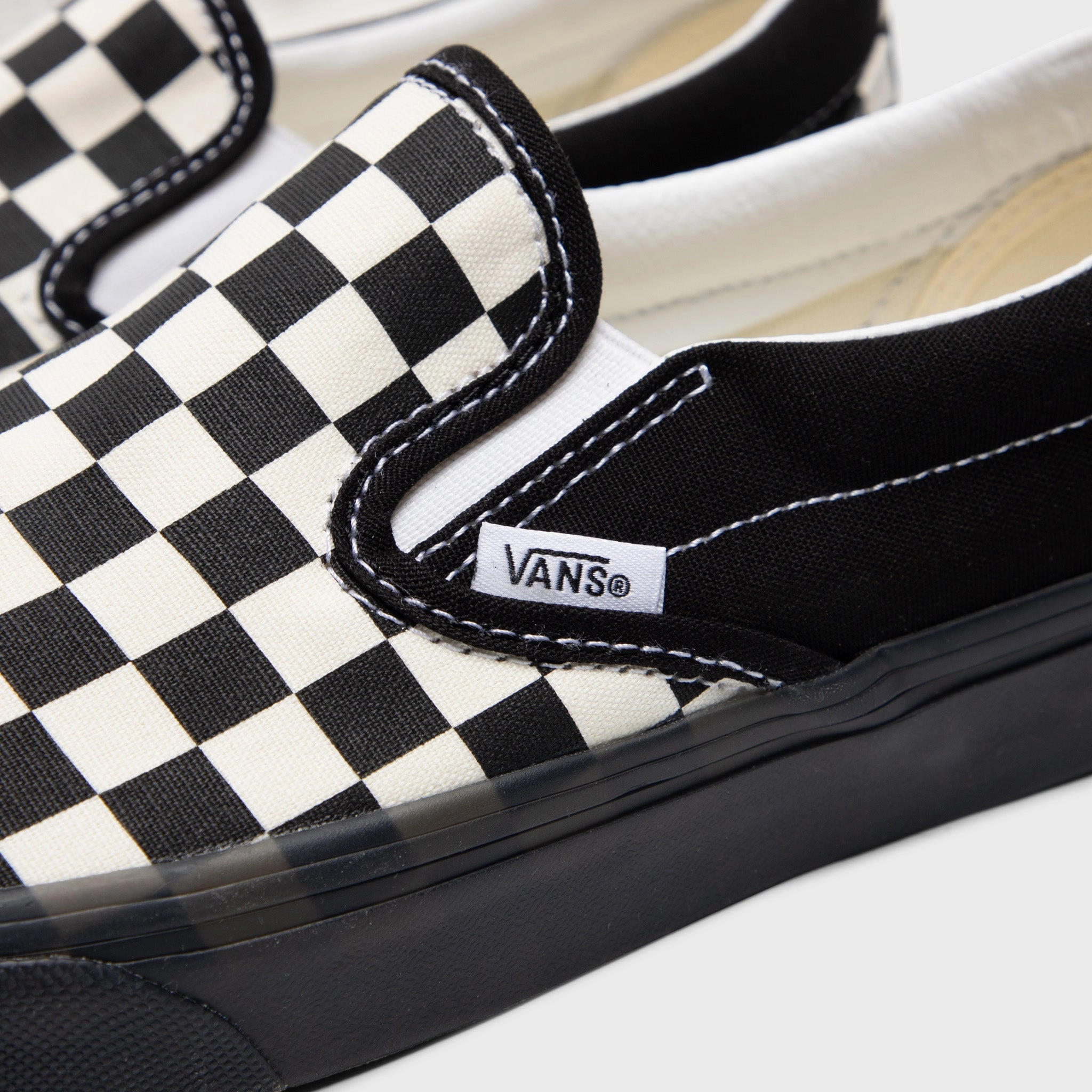 Shore Hike Step Light Vans Classic Slip-On White / Black