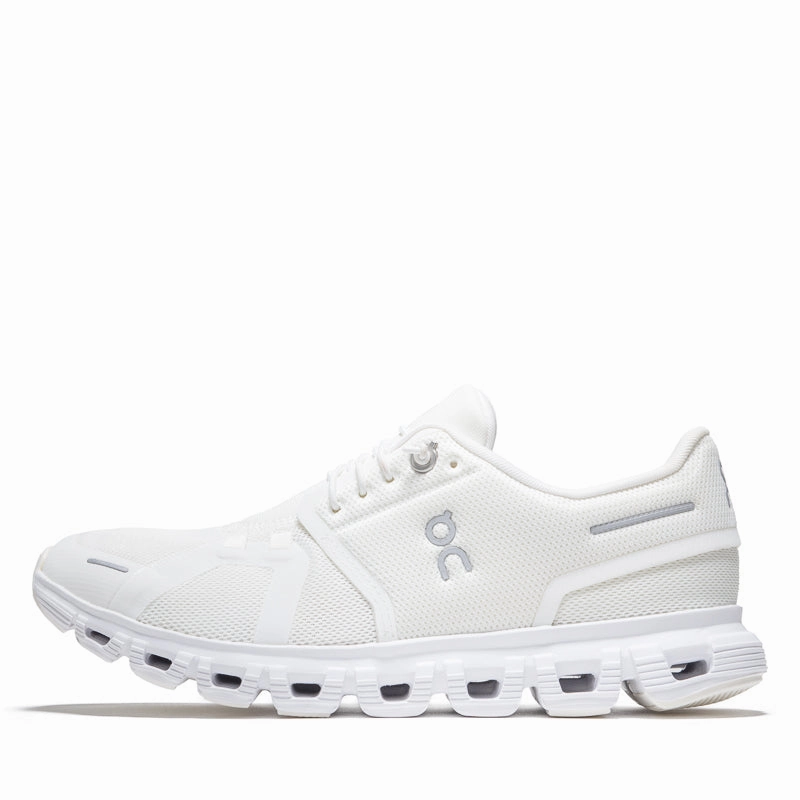 Full Stability dry - weather shoes Women's On Cloud 6 - White/White