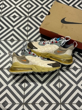 Air Max 270 Travis Scott (Taille 41) Hydrophobic Upper Treatment Anti Odor Fabric