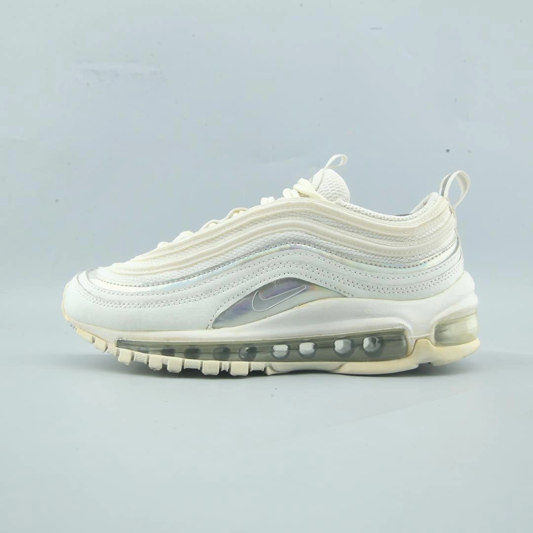 Shock-Resistant Design Dynamic Motion Flex Flex Groove Engineering NIKE AIR MAX 97