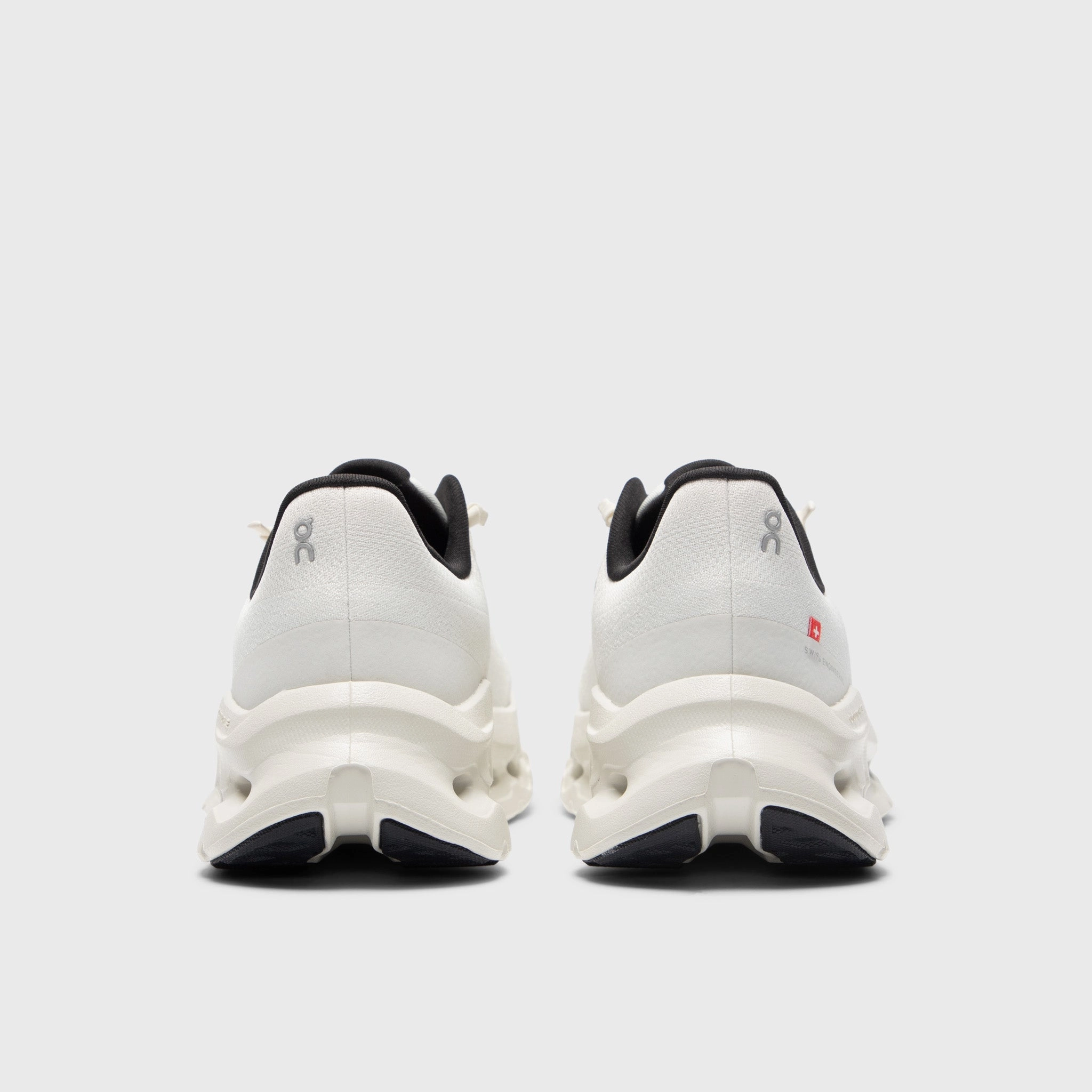 foot biomechanics increased endurance On Women's Cloudtilt Pearl / Ice
