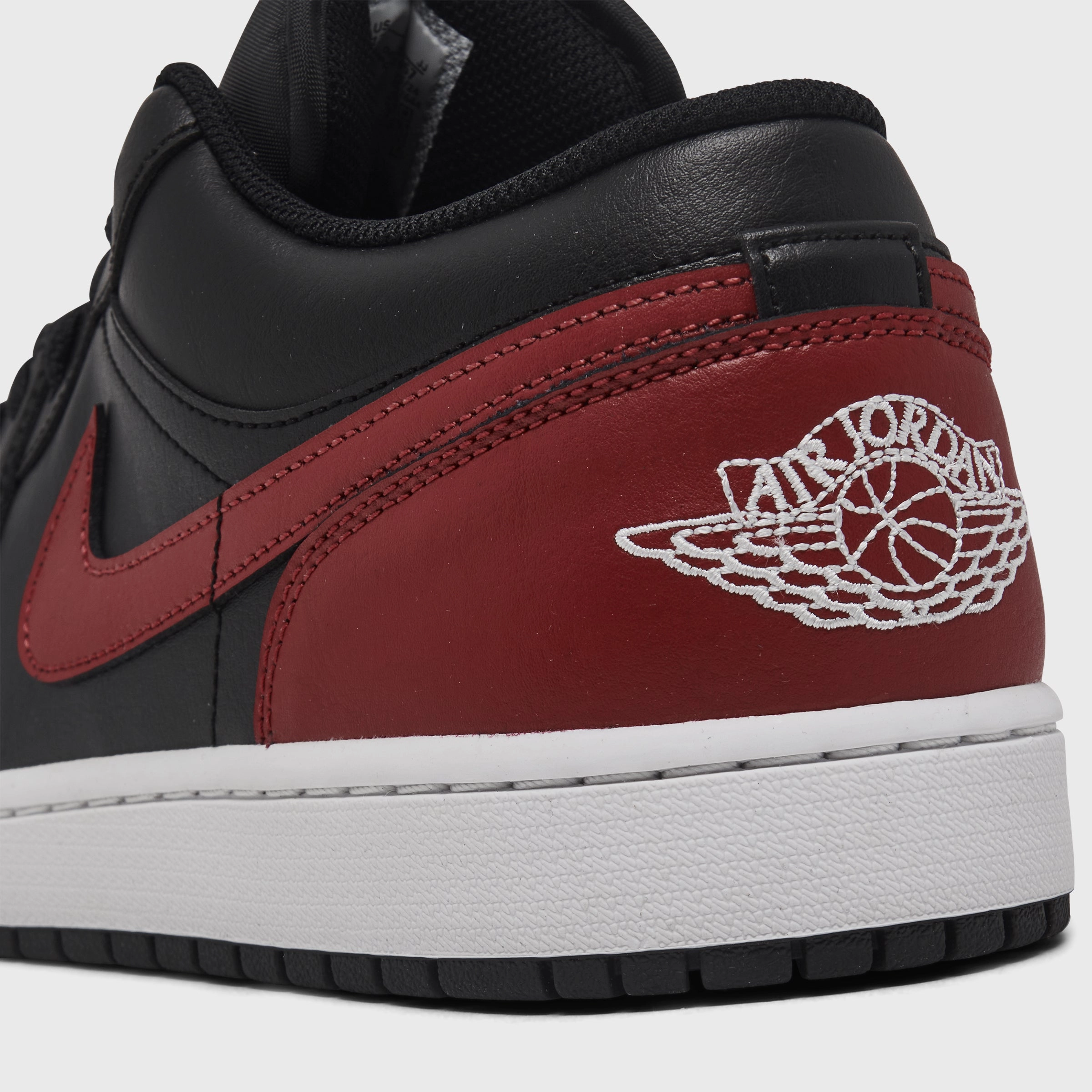 ToeProtection Well crafted Jordan 1 Low Black / Varsity Red - Summit White