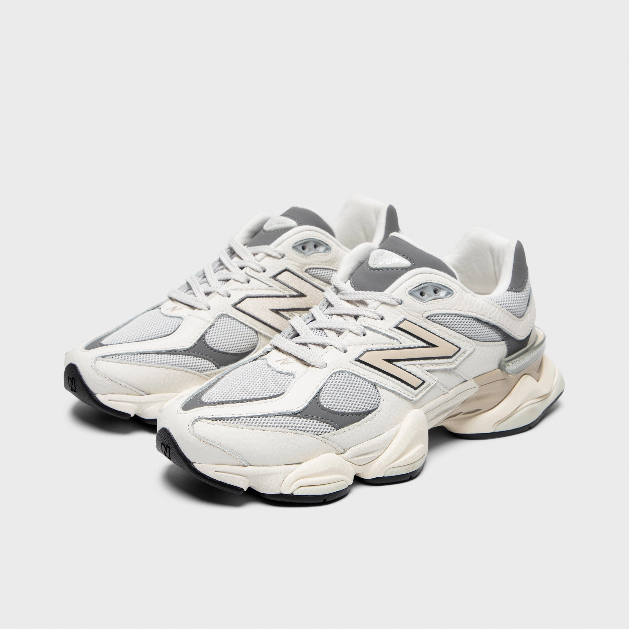 gel inserts high - arched running shoes New Balance 9060 Sea Salt / Castlerock