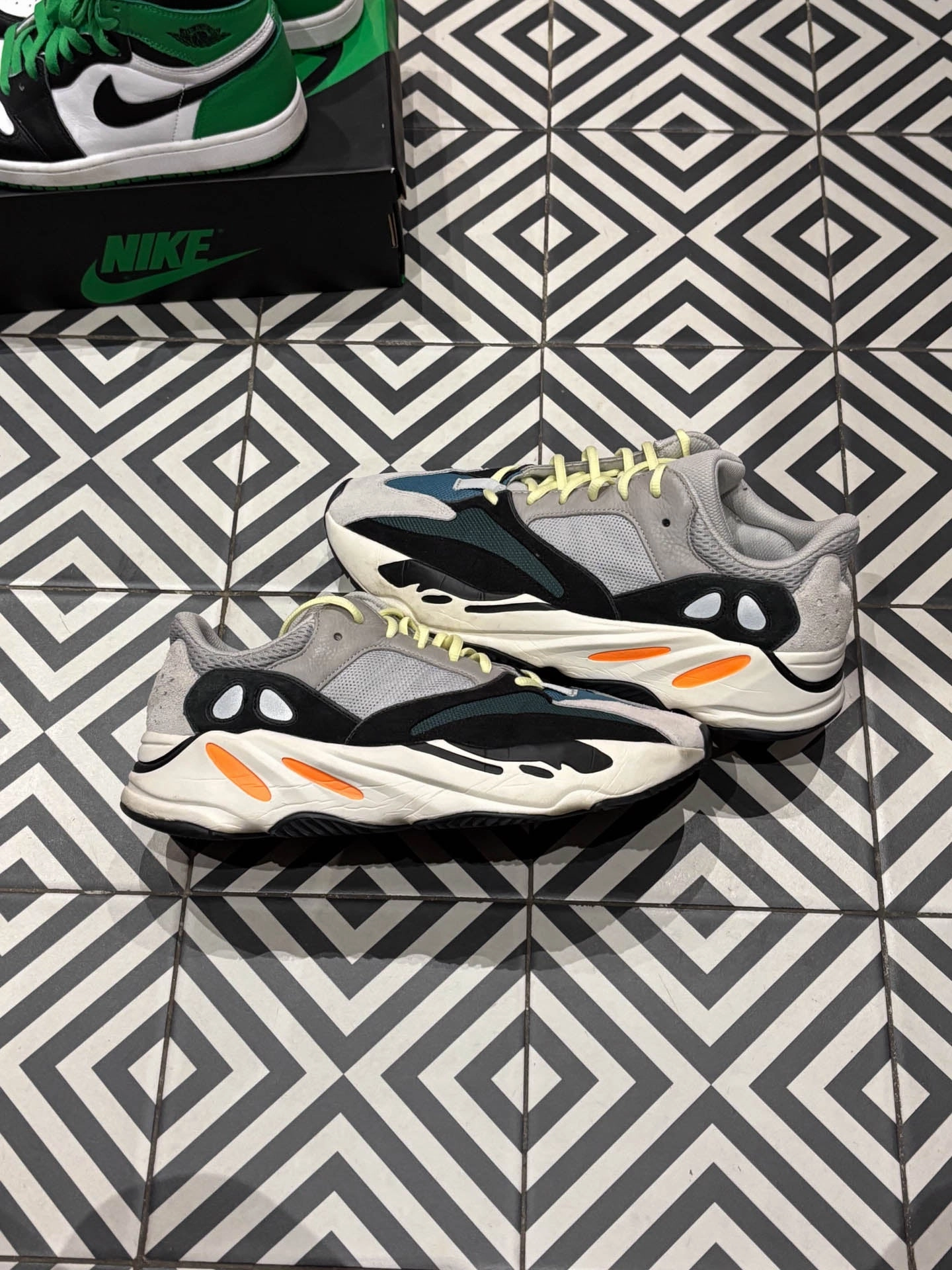 Yeezy 700 Wave Runner (Taille 48) Recycled Fiber Upper