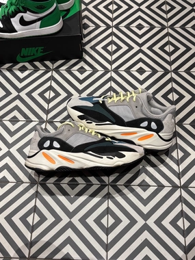 Yeezy 700 Wave Runner (Taille 48) Recycled Fiber Upper