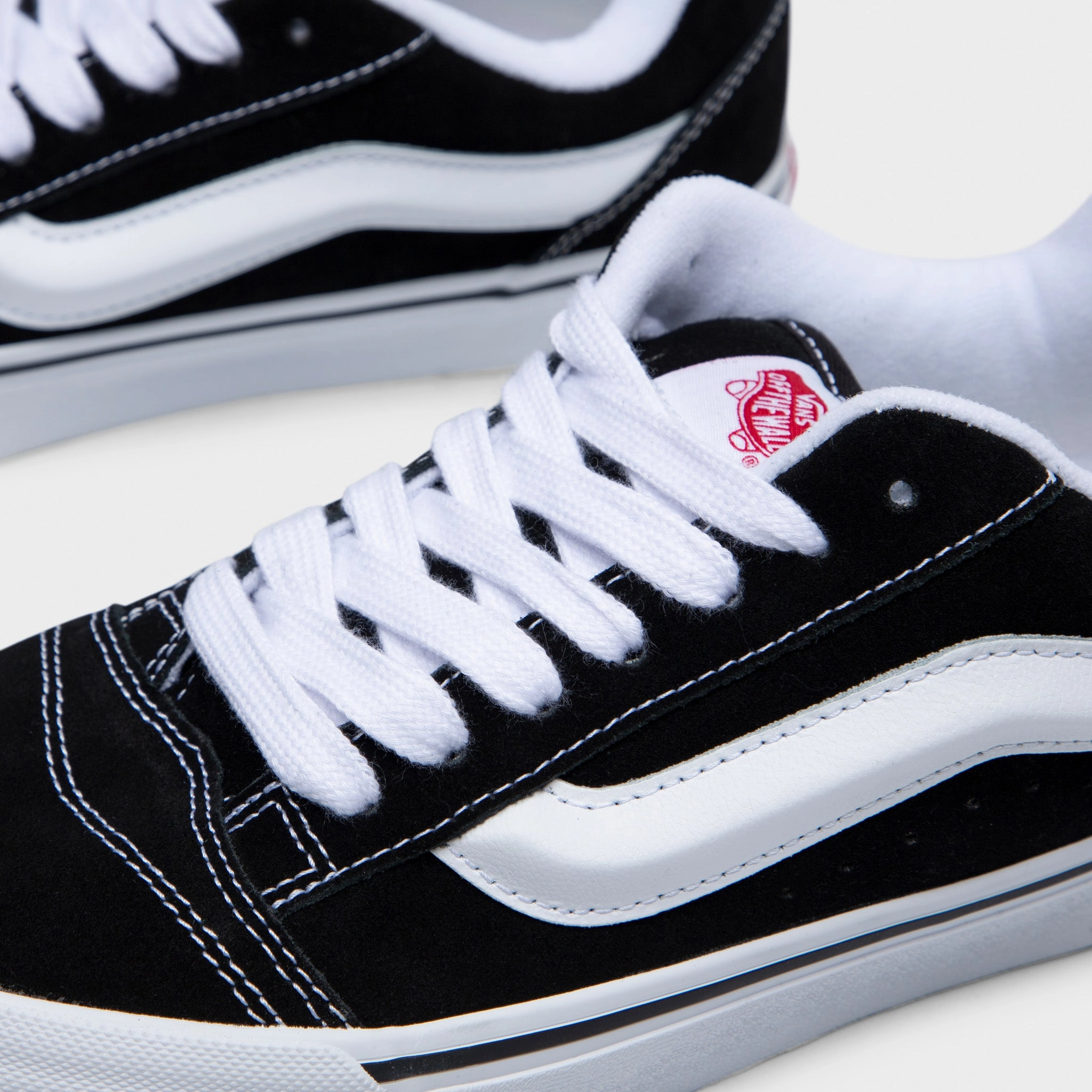 Vans Knu Skool Black / True White Easy Going