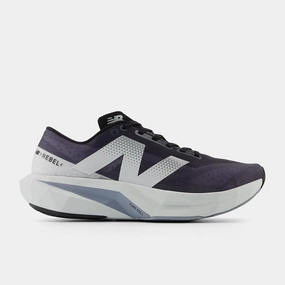 sporty sneakers FuelCell Rebel v4