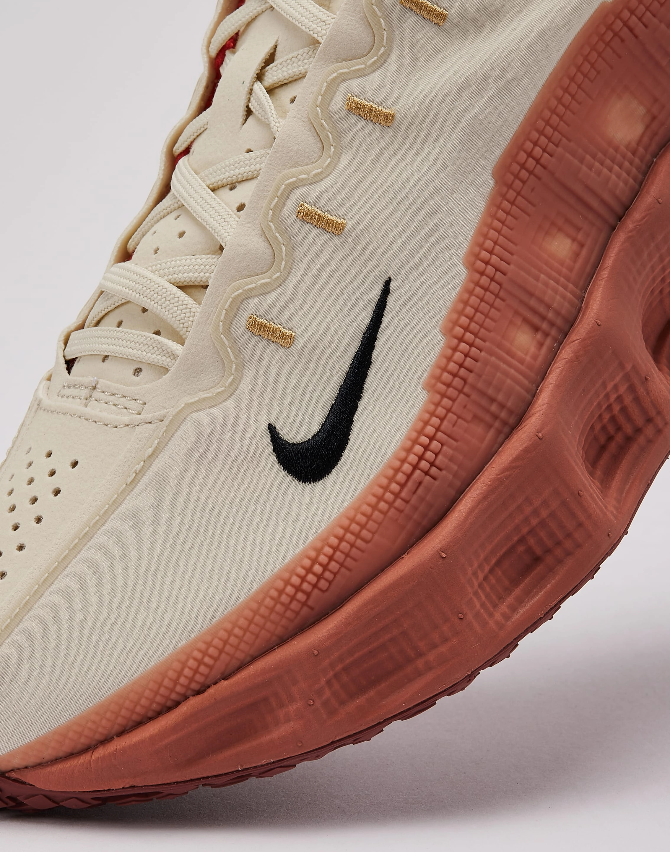 Minimal Vibe Nike Ava Rover