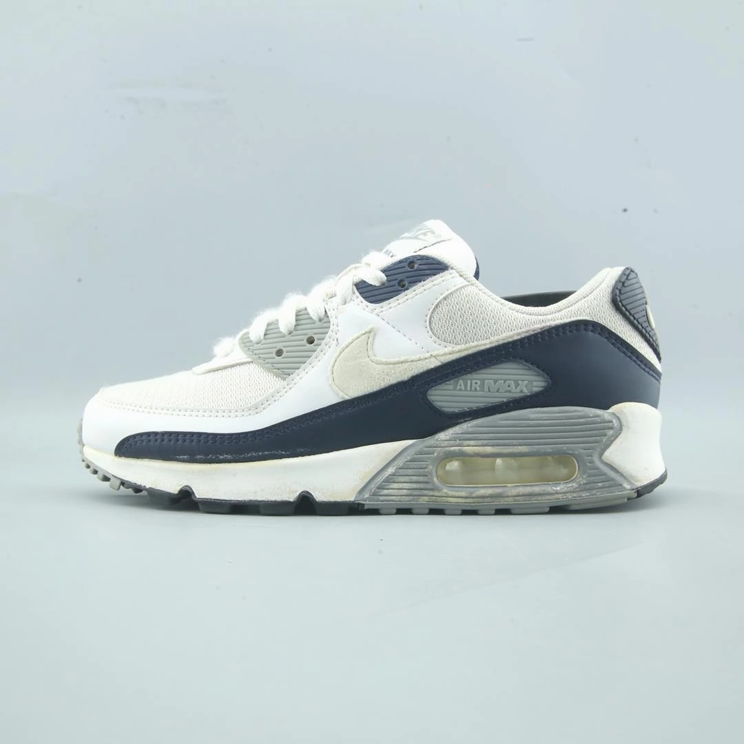NIKE AIR MAX 90 running on beach shoes