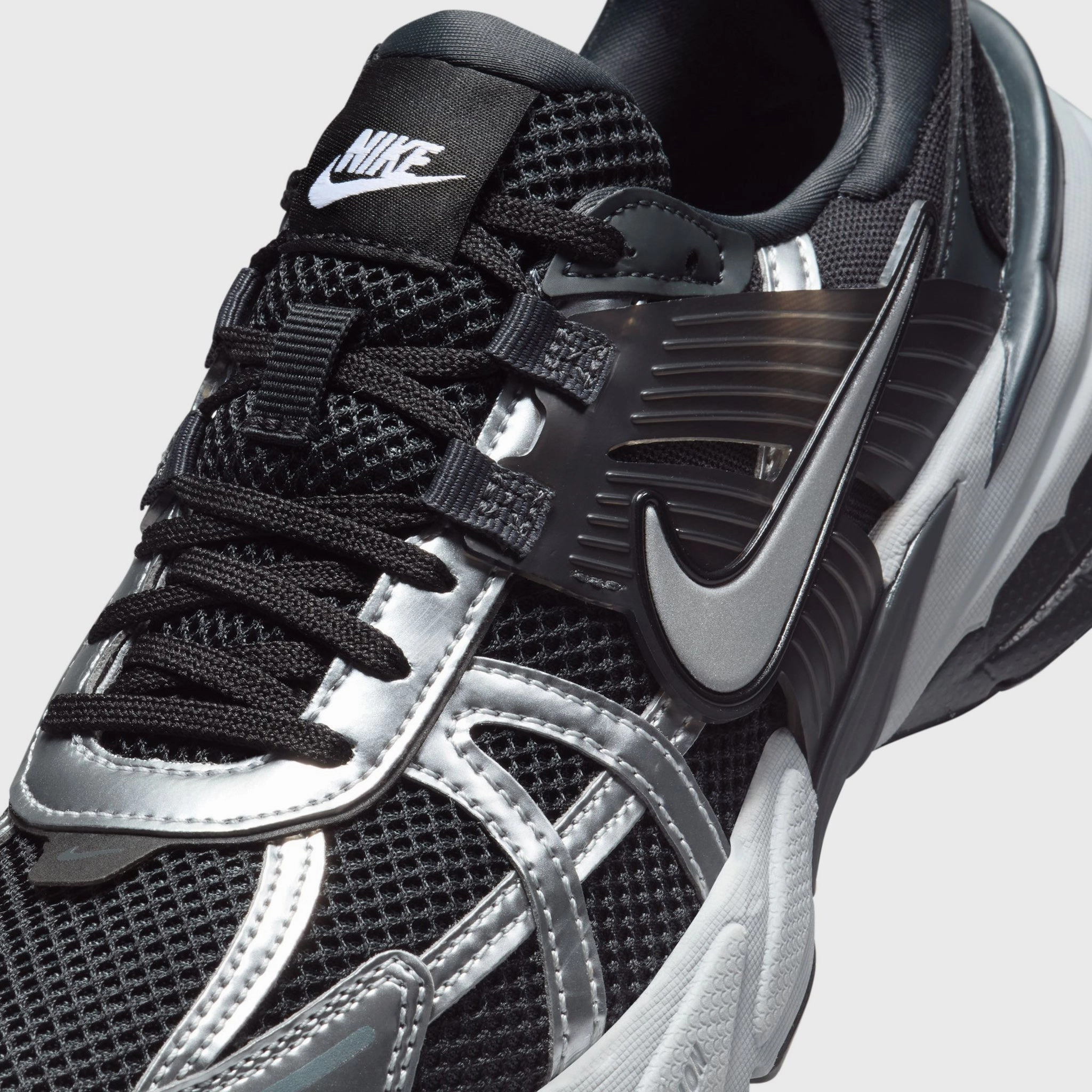 Nike Women's V2K Run Black / Metallic Silver - Anthracite soft fit Senior Friendly
